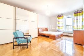 Zagreb, Centar, prostrani dvosobni stan NKP 58m2, Zagreb, Appartement