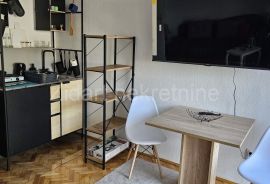 Zemun centar garsonjera lux, Zemun, Wohnung