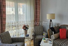 Zemun centar garsonjera lux, Zemun, Appartement