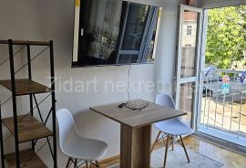 Zemun centar garsonjera lux, Zemun, Appartement