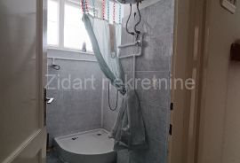 Batajnica, centar, 50m2, 2.0, terasa, uknjiženo, Zemun, Daire