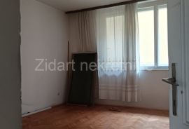 Batajnica, centar, 50m2, 2.0, terasa, uknjiženo, Zemun, Appartement