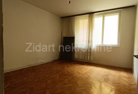 Batajnica, centar, 50m2, 2.0, terasa, uknjiženo, Zemun, Kвартира