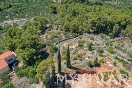 Građevinsko zemljište sa panoramskim pogledom u Dolu, Stari Grad, Zemljište