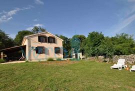 Vrbnik, okolica, Samostojeća kuća na velikoj parceli u zelenilu i miru, prodaja, Vrbnik, Haus