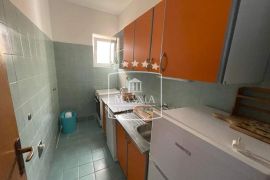 Starigrad okolica - kuća dalmatinskog stila gradnje 227 m2, prvi red do mora! 495000€, Starigrad, Kuća