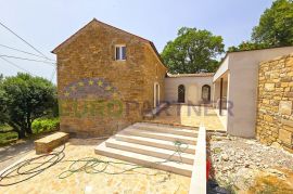 UNIKAT NA TRŽIŠTU ! Prekrasna kamena vila s pogledom na Motovun, Oprtalj, Istra, Oprtalj, House