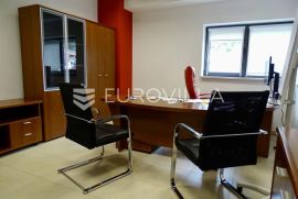 Kastav, Radna zona Žegoti, najam  uredskog prostora od 368 m2, Kastav, Commercial property