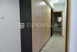 Kastav, Žegoti - uredski prostor, etaža 368 m2 na 2.katu poslovne zgrade, Kastav, Commercial property