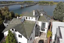 Luksuzna vila na obali Dunava, Zemun, House
