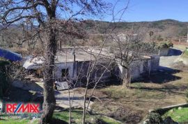 ISTRA, VRANJA, VELIKI STAMBENO POSLOVNI OBJEKAT NA 1717 M2, Lupoglav, House