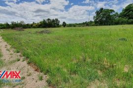 ISTRA, LABIN, GRAĐEVINSKA ZEMLJIŠTA NA LIJEPOM RAVNOM TERENU, Sveta Nedelja, Land