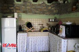 ISTRA, GRAČIŠĆE RENOVIRANA ZGRADA U STAROM GRADU, Gračišće, Maison