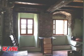 ISTRA, GRAČIŠĆE RENOVIRANA ZGRADA U STAROM GRADU, Gračišće, Maison