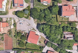 DRENOVA, SARŠONI- građevinsko zemljište 845m2 za obiteljsku kuću /stambenu zgradu-stanove, Viškovo, Terreno