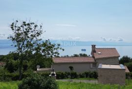 IČIĆI, POLJANE- villa 250m2 s pogledom na more i bazenom + uređena okućnica 1100m2, Opatija - Okolica, Haus