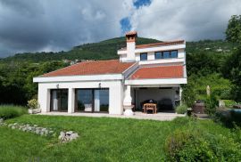 IČIĆI, POLJANE- villa 250m2 s pogledom na more i bazenom + uređena okućnica 1100m2, Opatija - Okolica, Casa