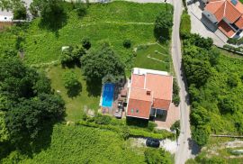 IČIĆI, POLJANE- villa 250m2 s pogledom na more i bazenom + uređena okućnica 1100m2, Opatija - Okolica, Ev