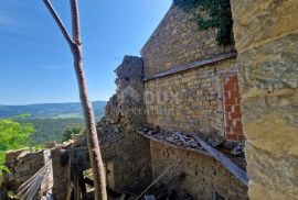 ISTRA, OPRTALJ - Kamena starina s panoramskim pogledom na zelenilo, Oprtalj, Casa