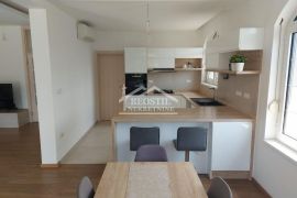 Inđija - centar - 380m2+7.77a ID#21128, Inđija, Casa