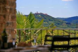 Kuća Kamena kuća sa bazenom i panoramskim pogledom., Motovun, Maison