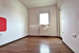 Viškovo, uredan 2-soban s dnevnim boravkom i komotnom lođom, Viškovo, Flat