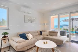 Kuća Prodajemo modernu kuću sa pogledom na more!, Medulin, بيت