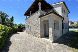 Kuća Blizina Marčane, kamena kuća sa bazenom za odmor., Marčana, Σπίτι