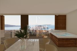 Penthouse 3S+DB 255,85m2 sa velikom terasom i privatnim bazenom, Primošten, Stan