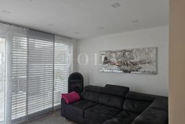 Apartman s okućnicom blizu plaže, Njivice, Omišalj, Διαμέρισμα