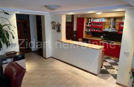 Konforan petosoban porodicni stan u Zemunu, Zemun, Apartamento