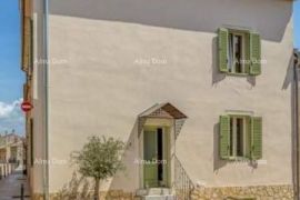 Kuća Prodaja prelijepe apartmanske kuće sa tri apartmana u centru, Vrsar!, Vrsar, Maison