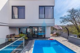 Otok Krk, Malinska, moderna vila sa garažom, bazenom i okućnicom, pogled, prodaja, Malinska-Dubašnica, House