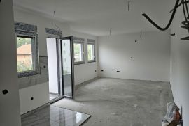 Prodajem stan-Mirijevo, Zvezdara, Apartamento