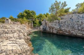 DALMACIJA ,  DREVNIK VELIKI Unikatna vila na jedinstvenoj lokaciji uz more, Trogir - Okolica, بيت