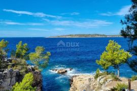 DALMACIJA ,  DREVNIK VELIKI Unikatna vila na jedinstvenoj lokaciji uz more, Trogir - Okolica, Kuća