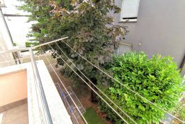 Rijetkost u ponudi-Stan 80 m2 s terasom i 2 balkona-SREBRNJAK!!!, Maksimir, Appartement