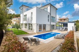 Luksuzna villa 700 m od plaže s pogledom na more i Brijune!, Fažana, Haus