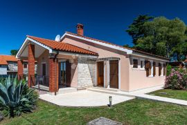 Villa s bazenom stvorena za odmor (A), Višnjan, Famiglia