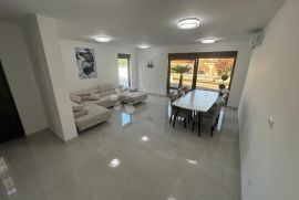 MODERNA VILLA UZ MORE DUPLEX  VIR, Vir, Σπίτι