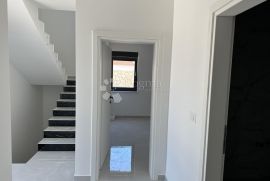 MODERNA VILLA UZ MORE DUPLEX  VIR, Vir, Σπίτι