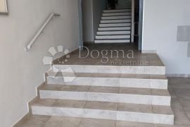 ŠIBENIK, Šubićevac - stan 56,5 m2 s pogledom na more, Šibenik, Stan