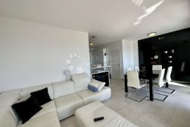 PRILIKA! Penthouse sa panormaskim pogledom i bazenom Crikvenica, Crikvenica, Διαμέρισμα