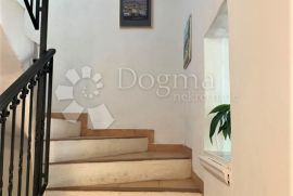 ROVINJ – mini hotel s restoranom na prostranoj parceli samo 1 km od plaže, Rovinj, Famiglia