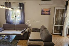 VODICE, lijepo namješten stan 45 m2, Vodice, Appartement