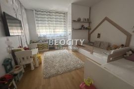 Novi Sad, Sajam, Bulevar kralja Petra I, 3.0, 75m2, Novi Sad - grad, Apartamento