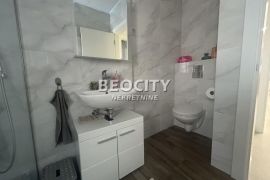 Novi Sad, Sajam, Bulevar kralja Petra I, 3.0, 75m2, Novi Sad - grad, Appartement