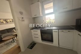 Novi Sad, Sajam, Bulevar kralja Petra I, 3.0, 75m2, Novi Sad - grad, Flat