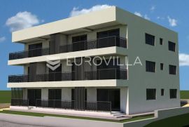 Istra, Rovinj, stan u prizemlju NKP 80 m2 s dvije spavaće sobe u blizini mora, Rovinj, Appartment