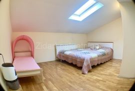 Lux Duplex Penthouse na granici Đerma i Liona, 157m2, Zvezdara, Flat